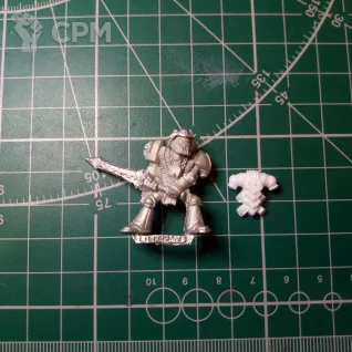 Описание картинки Rogue Trader Space Marine Librarian от Stark Foundry по цене 355руб | Свободный Рынок Миниатюр - СРМ