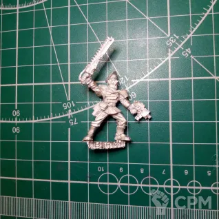 Описание картинки Cadian Officer w/Chainsword от Stark Foundry по цене 320руб | Свободный Рынок Миниатюр - СРМ