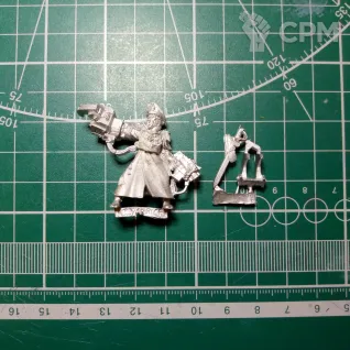 Описание картинки Commissar Yarrick (2000) от Stark Foundry по цене 375руб | Свободный Рынок Миниатюр - СРМ