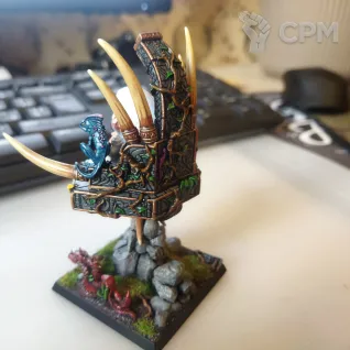 Описание картинки Slann Mage Priest от Kaelis по цене 5 000руб | Свободный Рынок Миниатюр - СРМ