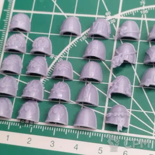 Описание картинки Night Lords Shoulder Pads Mk IV от Стальные Небеса по цене 180руб | Свободный Рынок Миниатюр - СРМ