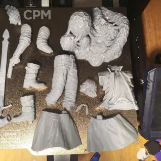 Описание картинки Devil may cry 5 Dante ~ 190 mm от Осенний лист по цене 1 380руб | Свободный Рынок Миниатюр - СРМ