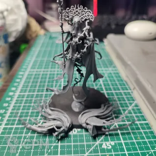 Описание картинки Lady Olynder от SPLITHEAD  по цене 3 400руб | Свободный Рынок Миниатюр - СРМ