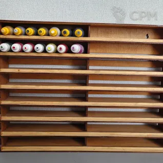 Описание картинки Полка настольно-подвесная для расположения баночек лёжа от Sergio по цене 1 500руб | Свободный Рынок Миниатюр - СРМ