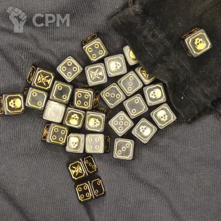 Описание картинки Adeptus Custodes Dice Set от ССП по цене 3 300руб | Свободный Рынок Миниатюр - СРМ