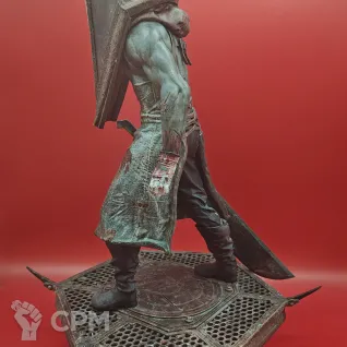 Описание картинки Коллекционная фигурка Пирамидоголового (Pyramidhead) из Silent hill 2 remake от Paintreason по цене 12 000руб | Свободный Рынок Миниатюр - СРМ