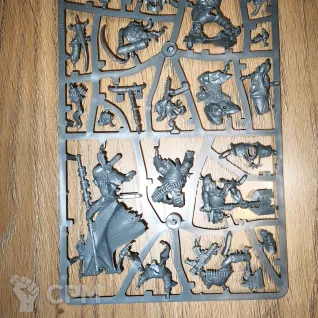 Описание картинки Armageddon: Orks Painboy + 1 Grot Orderly от GLOM по цене 2 100руб | Свободный Рынок Миниатюр - СРМ