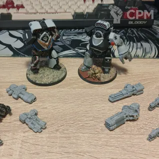 Описание картинки Два Contemptor Dreadnought, Raven guard. Black Templars от RaD_Shoohov по цене 600руб | Свободный Рынок Миниатюр - СРМ
