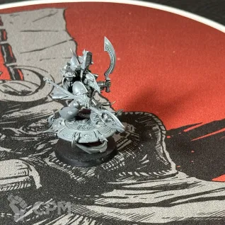 Описание картинки Exalted Sorcerer on Disc of Tzeentch - 1 от Overking по цене 2 500руб | Свободный Рынок Миниатюр - СРМ