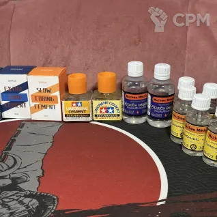 Описание картинки Tamiya Extra Thin Lemonene Cement Супер жидкий клей с запахом лимона от Overking по цене 500руб | Свободный Рынок Миниатюр - СРМ