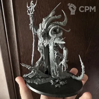 Описание картинки Vizzik skour prophet of the horned rat от Skillzes по цене 12 500руб | Свободный Рынок Миниатюр - СРМ