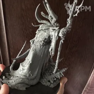 Описание картинки Vizzik skour prophet of the horned rat от Skillzes по цене 12 500руб | Свободный Рынок Миниатюр - СРМ
