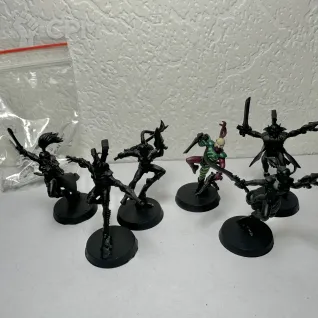 Описание картинки Harlequin troupe + герои от lachrimaee по цене 1 400руб | Свободный Рынок Миниатюр - СРМ