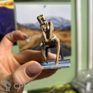 Описание картинки Девушка Pin Up на бассейне от DUNIASHA по цене 4 500руб | Свободный Рынок Миниатюр - СРМ