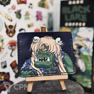 Описание картинки Кожаный картхолдер с тиснением Warhammer 40k Boyz Ork Орк Бойз Sailor Bad Moon от Мастерская - 2D20 по цене 5 500руб | Свободный Рынок Миниатюр - СРМ