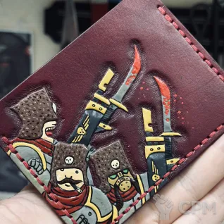 Описание картинки Кожаный картхолдер Warhammer 40k Востроянские Первенцы Vostroyan Firstborn от Мастерская - 2D20 по цене 5 500руб | Свободный Рынок Миниатюр - СРМ