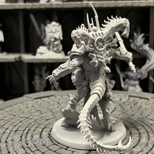 Описание картинки Warhammer 40000 Daemon Prince от Houston Program по цене 700руб | Свободный Рынок Миниатюр - СРМ