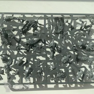 Описание картинки Death Guard из стартера Dark Imperium от eGORo по цене 17 500руб | Свободный Рынок Миниатюр - СРМ