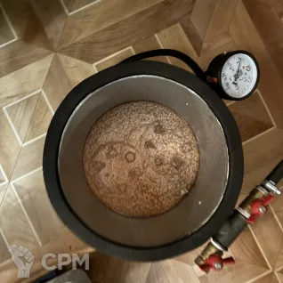 Описание картинки Вакуумная камера с насосом для дегазации эпоксидки/силикона от  по цене 15 000руб | Свободный Рынок Миниатюр - СРМ