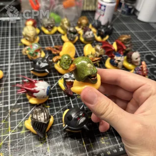 Описание картинки Вархаммер нурглиный воин утка 2-й уровень от Duck Machine по цене 1 200руб | Свободный Рынок Миниатюр - СРМ