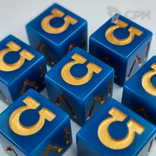 Описание картинки Ультрамарины, набор из 10 дайсов для Warhammer 40k от SilverDiceCult по цене 4 000руб | Свободный Рынок Миниатюр - СРМ