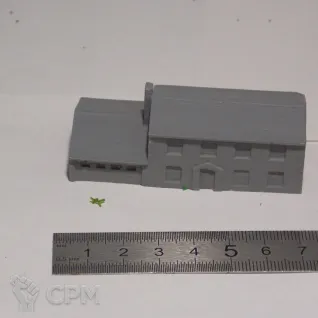 Описание картинки Двухэтажный коттедж с гаражом от Dwarf Pirate Foundry по цене 200руб | Свободный Рынок Миниатюр - СРМ
