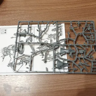 Описание картинки Genestealer Magus &amp; 2 Familiars от DarkyTFc по цене 2 000руб | Свободный Рынок Миниатюр - СРМ