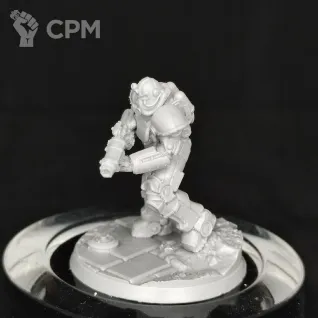 Описание картинки Т-51 с лазерной винтовкой от Dwarf Pirate Foundry по цене 300руб | Свободный Рынок Миниатюр - СРМ