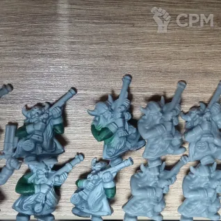 Описание картинки Dwarf Thunderers от Xero по цене 1 400руб | Свободный Рынок Миниатюр - СРМ