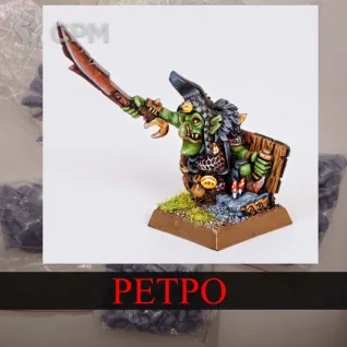 Описание картинки Night Goblin Warboss от White Rhino по цене 299руб | Свободный Рынок Миниатюр - СРМ