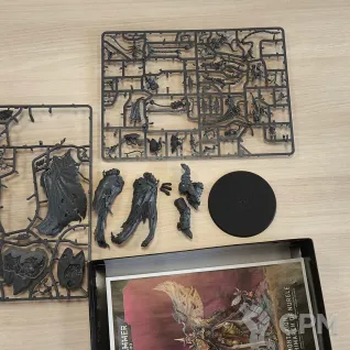 Описание картинки Mortarion, Daemon Primarch of Nurgle от Nathan Holn по цене 11 000руб | Свободный Рынок Миниатюр - СРМ