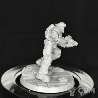 Описание картинки Т-51 с лазерной винтовкой от Dwarf Pirate Foundry по цене 300руб | Свободный Рынок Миниатюр - СРМ