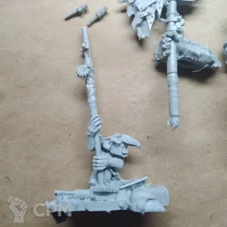 Описание картинки Ork Mek Boss Buzzgob от Серж по цене 1 150руб | Свободный Рынок Миниатюр - СРМ
