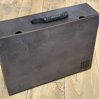 Описание картинки Кейс для красок и миниатюр WarpBox (цвет эбеновое дерево) от WarpBox по цене 9 000руб | Свободный Рынок Миниатюр - СРМ