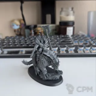 Описание картинки Chaos Lord on Karkadrak от Gorimes по цене 2 300руб | Свободный Рынок Миниатюр - СРМ