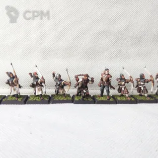Описание картинки Bretonnian Bowmen &amp; Man-at-Arms: лучники (18) с жаровнями и кольями и пехота (14) от neithan по цене 6 000руб | Свободный Рынок Миниатюр - СРМ
