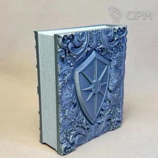Описание картинки Коробка для карт и кубиков Книга Паладина от Миниатюры и фигурки по цене 935руб | Свободный Рынок Миниатюр - СРМ
