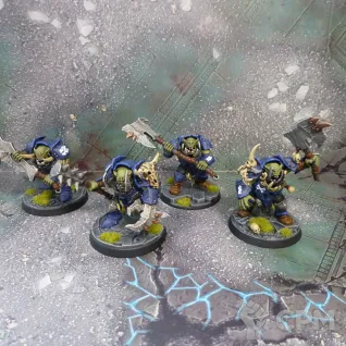 Описание картинки Megaboss + Warchanter + 4 Brutes от Almeis по цене 3 000руб | Свободный Рынок Миниатюр - СРМ