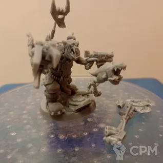 Описание картинки Варбосс (Warboss) - Орки (Orc) - Вархаммер 40000 (Миниатюры Warhammer 40000) от Лавка Приключенца по цене 499руб | Свободный Рынок Миниатюр - СРМ