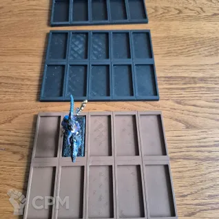 Описание картинки Extension movement tray 2х5 (Трей-переходник с 25х50 мм на 30х60 мм, 2х5 моделей) от SirBone по цене 200руб | Свободный Рынок Миниатюр - СРМ