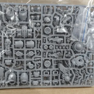 Описание картинки Saturnine Siege Dreadnought от  по цене 3 000руб | Свободный Рынок Миниатюр - СРМ