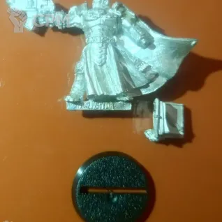Описание картинки Inquisitor with grimoire от Amelio по цене 4 000руб | Свободный Рынок Миниатюр - СРМ