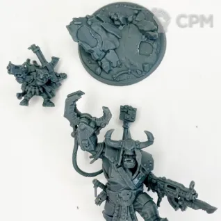Описание картинки Warboss от DREAMCUBE по цене 600руб | Свободный Рынок Миниатюр - СРМ