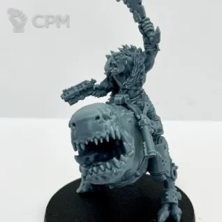 Описание картинки Beastboss On Squigosaur от DREAMCUBE по цене 640руб | Свободный Рынок Миниатюр - СРМ