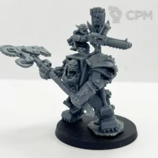 Описание картинки Warboss in mega armor от DREAMCUBE по цене 470руб | Свободный Рынок Миниатюр - СРМ