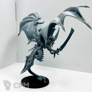 Описание картинки Winged Hive Tyrant от DREAMCUBE по цене 1 050руб | Свободный Рынок Миниатюр - СРМ