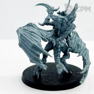 Описание картинки Winged Tyranid Prime от DREAMCUBE по цене 410руб | Свободный Рынок Миниатюр - СРМ