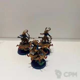 Описание картинки Tzaangor Englightened with Fatecaster Greatbows от fuseddisplay по цене 2 500руб | Свободный Рынок Миниатюр - СРМ