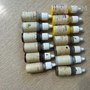 Описание картинки Большой набор модельных красок и чернил (43 пузырька) от Nakatan по цене 5 000руб | Свободный Рынок Миниатюр - СРМ