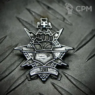 Описание картинки Значок VII - Imperial Fists (Имперские кулаки) от Game&Reality Studio по цене 600руб | Свободный Рынок Миниатюр - СРМ